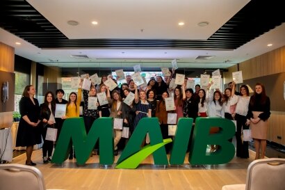 30 + 6 studenți vor primi bursa de 10 000 de lei pentru un viitor, care merită să fie mai bun